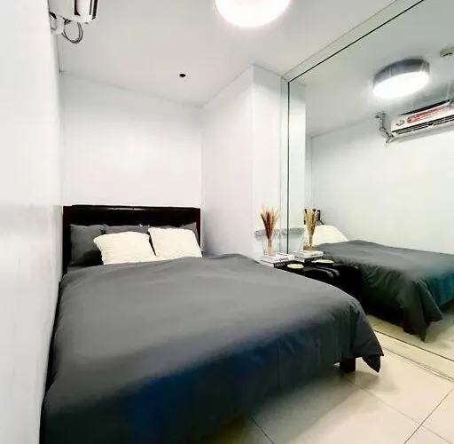Suzi Bgc With Sauna, Gym, Netflix, Pool & High Speed Internet