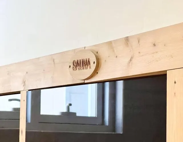 Suzi Bgc With Sauna, Gym, Netflix, Pool & High Speed Internet Manila