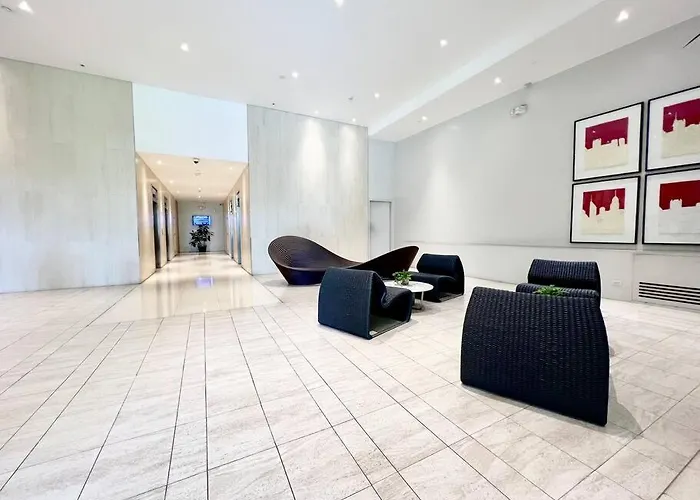 Suzi Bgc With Sauna, Gym, Netflix, Pool & High Speed Internet Apartment