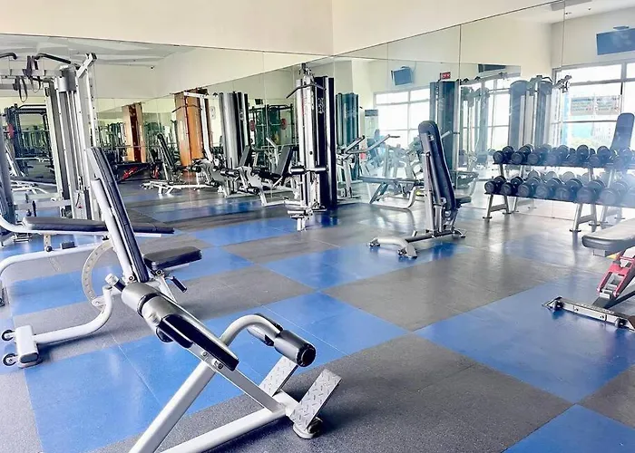 Suzi Bgc With Sauna, Gym, Netflix, Pool & High Speed Internet *